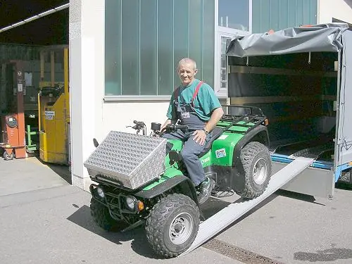 Werkbank mit Werkzeugen