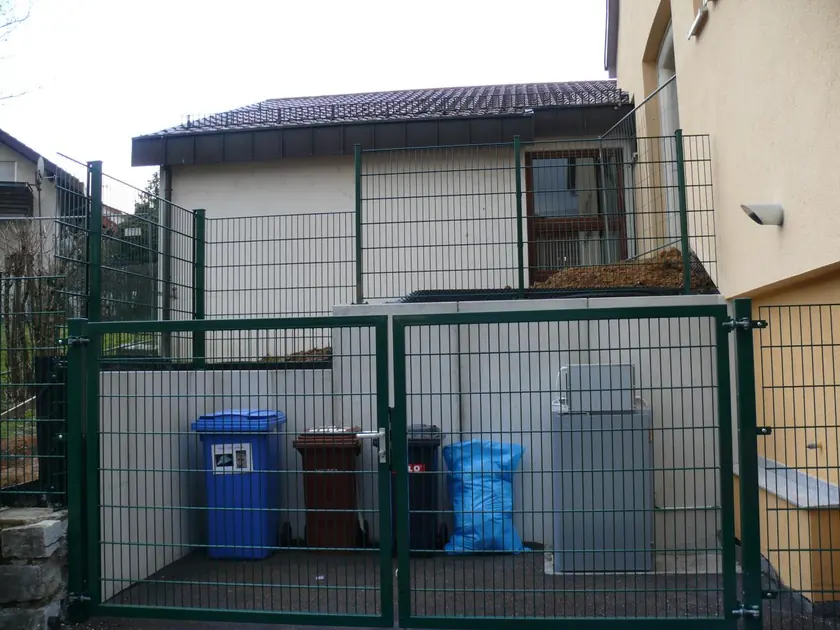 Zaunanlage aus Doppelstabmatten